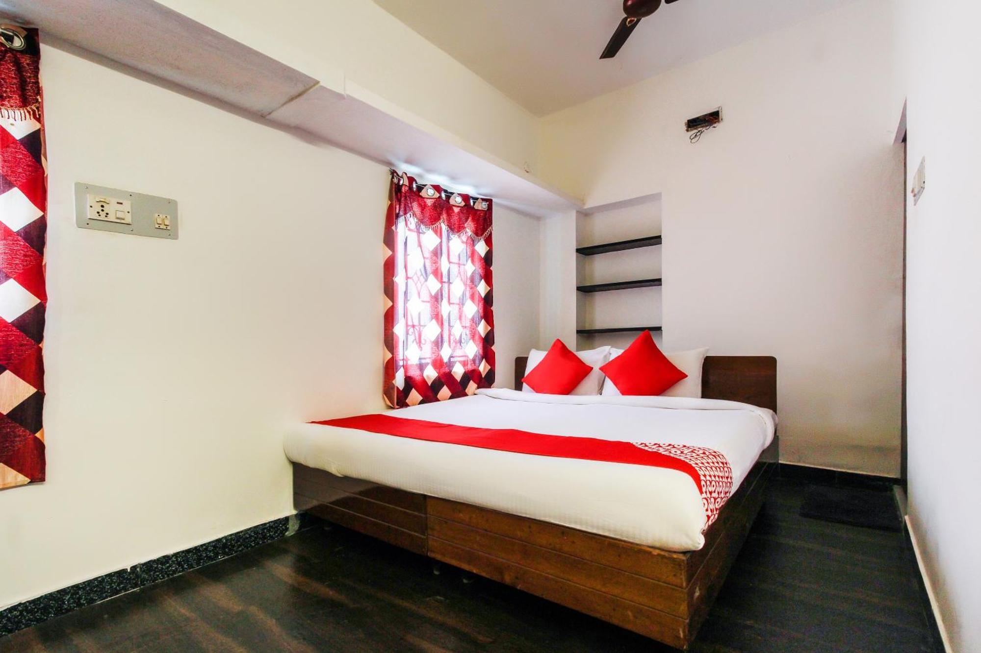 Hotel Lakshmi Narayana 세일럼 외부 사진