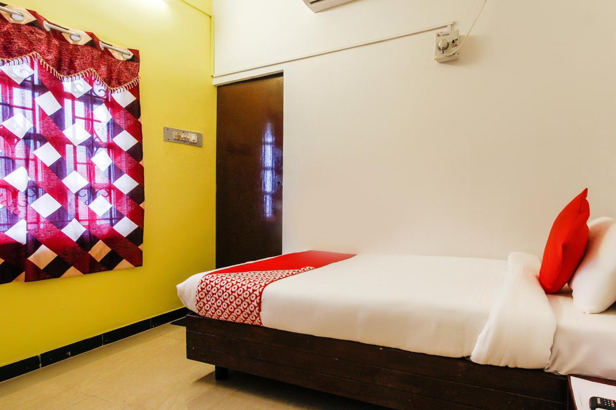 Hotel Lakshmi Narayana 세일럼 외부 사진